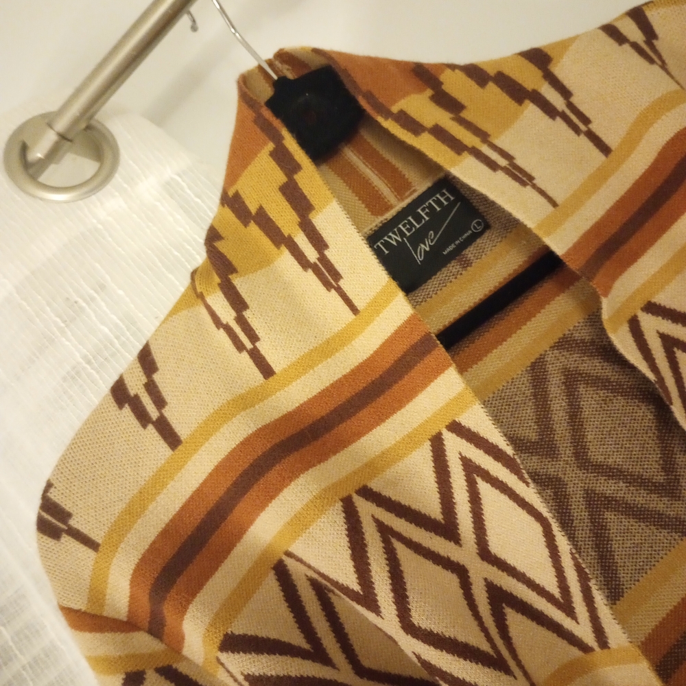 Aztec-Inspired Long Sleeve Dress in Earthy Tones - Picture 3 of 3
